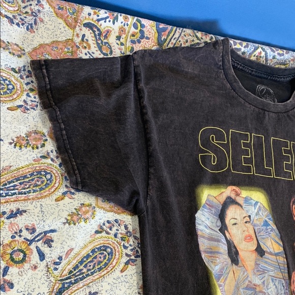 Selena Queen of Cumbia Black OfficialGraphic Large Cotton T-Shirt tee shirt - Picture 3 of 10